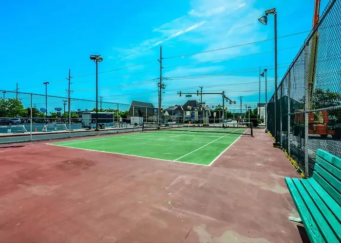 Beautiful Oceanfront 3 Bedroom Penthouse Unit With Two Pools! *